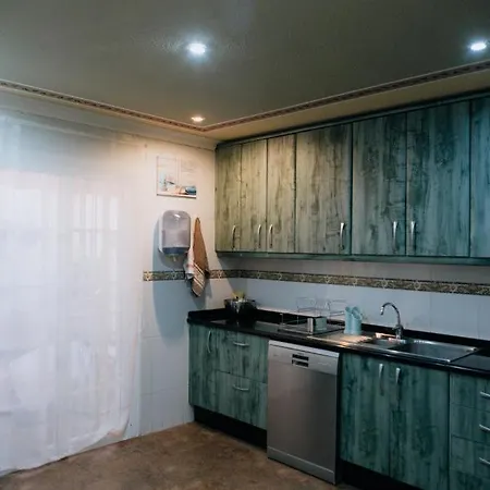 Vibes Surfhouse بيت شباب *